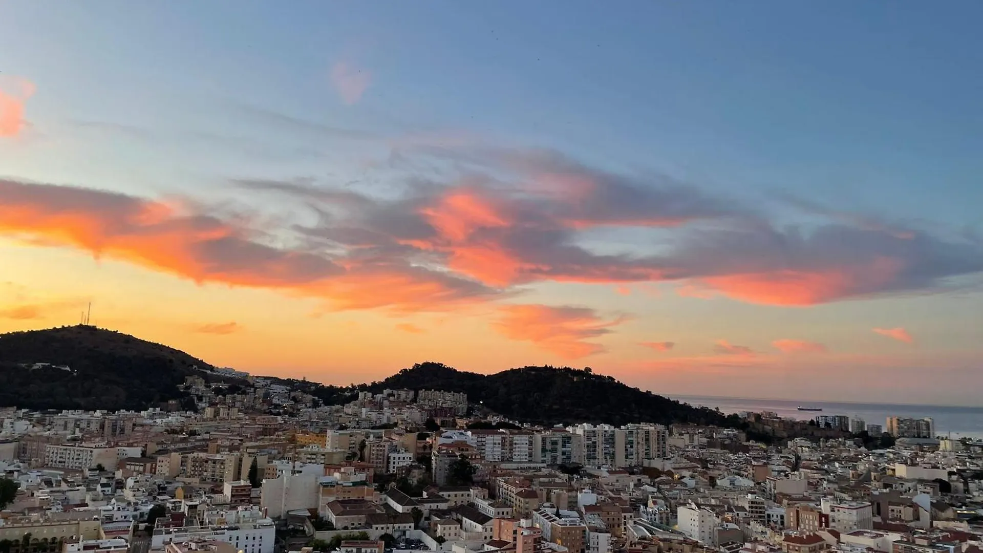 Luxury 3 Bed Apartment 26 Floor In Malaga